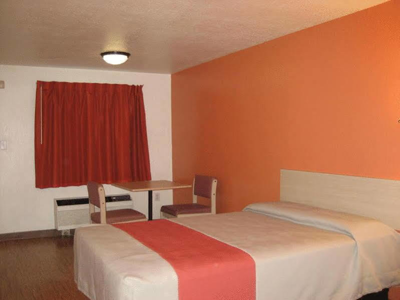 Motel 6-Raleigh, Nc - Cary Bagian luar foto
