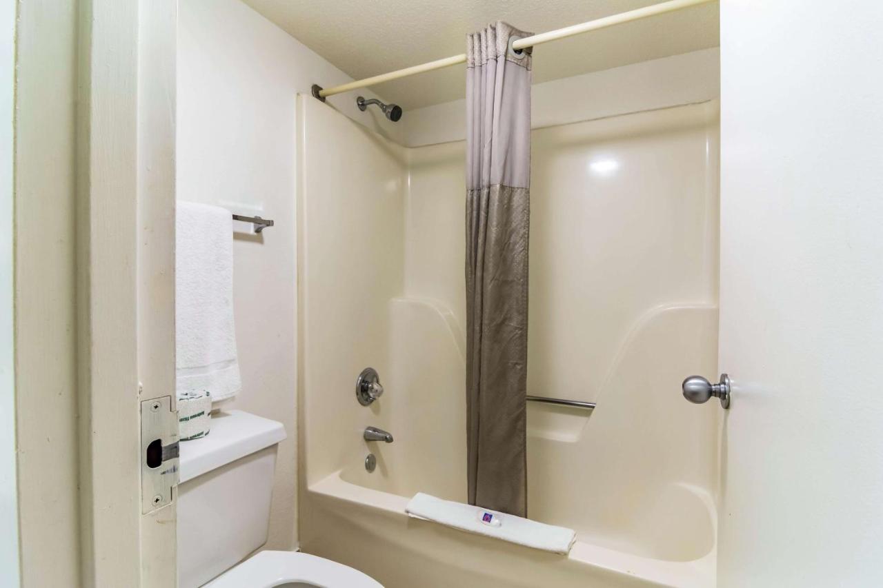 Motel 6-Raleigh, Nc - Cary Bagian luar foto
